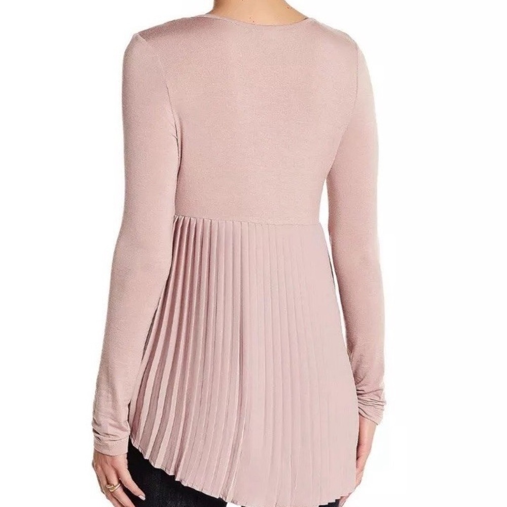 🔥3/$20🔥 14th & Union 14th & Union long sleeve Nude Pink Pleated tee Size Small